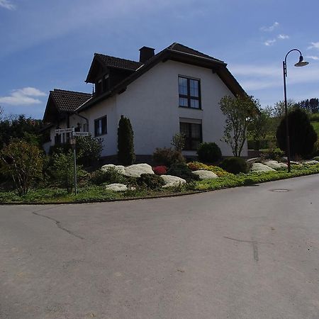Ferienwohnung Meisenthal Naehe Nuerburgring Kelberg Ruang foto