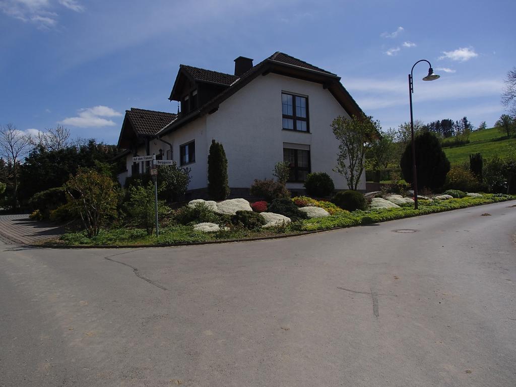 Ferienwohnung Meisenthal Naehe Nuerburgring Kelberg Ruang foto