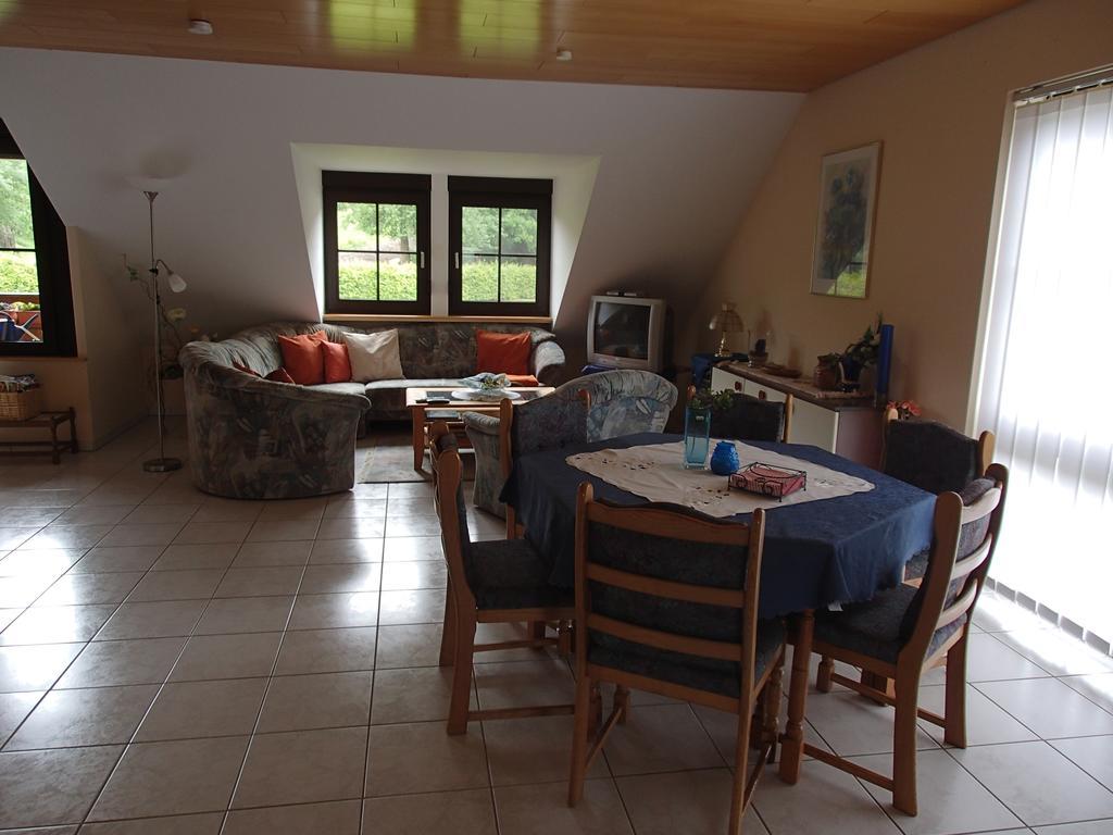 Ferienwohnung Meisenthal Naehe Nuerburgring Kelberg Ruang foto